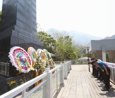 说明:http://www.pzhu.edu.cn/__local/9/76/24/31DF935316544F52EF9321E6572_E36CFF7F_1D73E.jpg