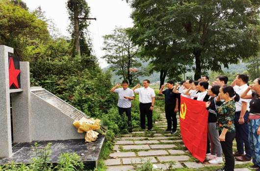 http://www.pzhu.edu.cn/__local/A/C6/B6/B778B78ABD68D54D3E55A8E080D_3C6B37C1_BFF5.jpg